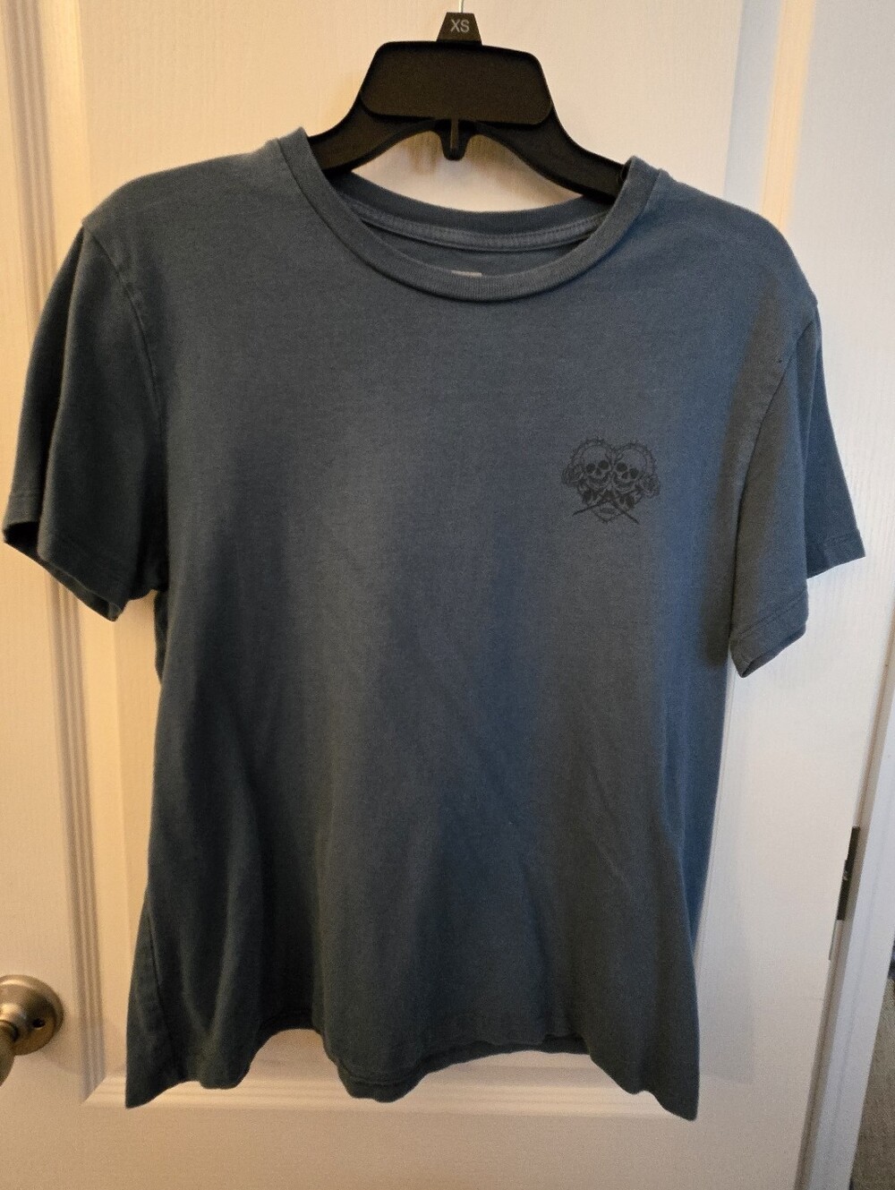 Women's Medium Vans Skulls Graphic Tee